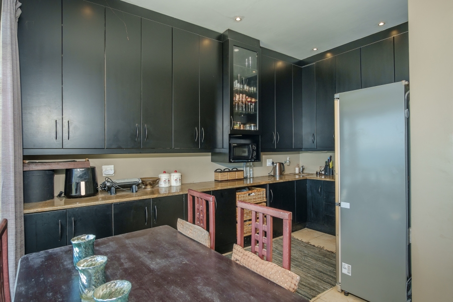 5 Bedroom Property for Sale in Misty Cliffs Western Cape